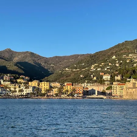 Welcome Riviera, Casa Luigina Apartment, 90 Sqm, Sea View, 2 Bedroom, 1 Bathroom, Free Wifi, And, Depending On Availability, A Private Garage 800 Meters Away At 20,00 Euro Per Night Rapallo