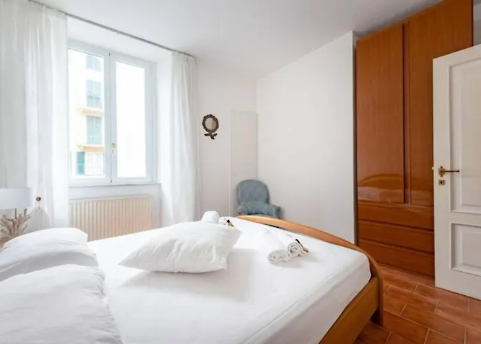 Welcome Riviera, Casa Luigina Apartment, 90 Sqm, Sea View, 2 Bedroom, 1 Bathroom, Free Wifi, And, Depending On Availability, A Private Garage 800 Meters Away At 20,00 Euro Per Night * Rapallo