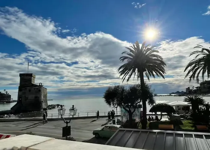 דירה Welcome Riviera, Casa Luigina Apartment, 90 Sqm, Sea View, 2 Bedroom, 1 Bathroom, Free Wifi, And, Depending On Availability, A Private Garage 800 Meters Away At 20,00 Euro Per Night *