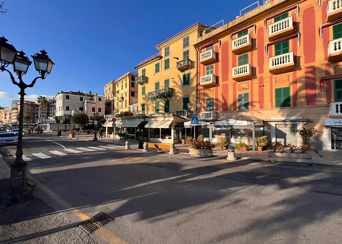 Welcome Riviera, Casa Luigina Apartment, 90 Sqm, Sea View, 2 Bedroom, 1 Bathroom, Free Wifi, And, Depending On Availability, A Private Garage 800 Meters Away At 20,00 Euro Per Night