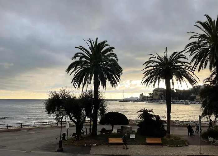 דירה Welcome Riviera, Casa Luigina Apartment, 90 Sqm, Sea View, 2 Bedroom, 1 Bathroom, Free Wifi, And, Depending On Availability, A Private Garage 800 Meters Away At 20,00 Euro Per Night ראפאלו