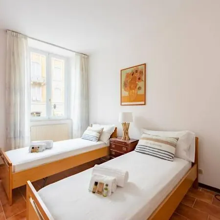 Appartamento Welcome Riviera, Casa Luigina Apartment, 90 Sqm, Sea View, 2 Bedroom, 1 Bathroom, Free Wifi, And, Depending On Availability, A Private Garage 800 Meters Away At 20,00 Euro Per Night