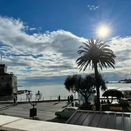 Apartament Welcome Riviera, Casa Luigina Apartment, 90 Sqm, Sea View, 2 Bedroom, 1 Bathroom, Free Wifi, And, Depending On Availability, A Private Garage 800 Meters Away At 20,00 Euro Per Night *