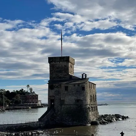 Appartamento Welcome Riviera, Casa Luigina Apartment, 90 Sqm, Sea View, 2 Bedroom, 1 Bathroom, Free Wifi, And, Depending On Availability, A Private Garage 800 Meters Away At 20,00 Euro Per Night *