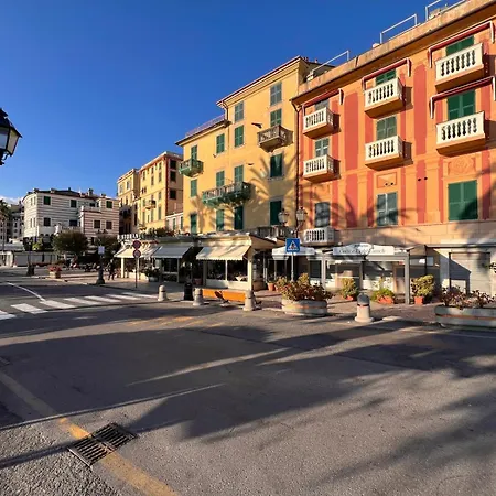 Welcome Riviera, Casa Luigina Apartment, 90 Sqm, Sea View, 2 Bedroom, 1 Bathroom, Free Wifi, And, Depending On Availability, A Private Garage 800 Meters Away At 20,00 Euro Per Night