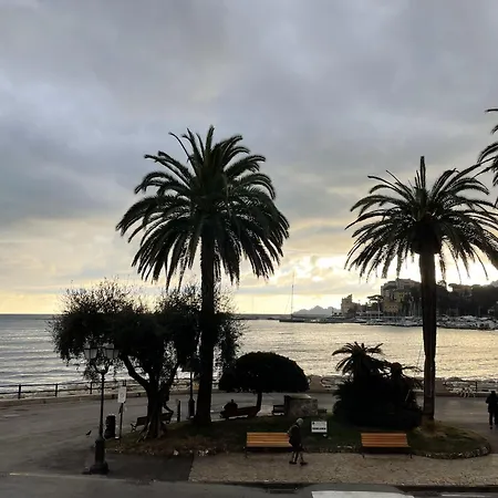 Apartment Welcome Riviera, Casa Luigina Apartment, 90 Sqm, Sea View, 2 Bedroom, 1 Bathroom, Free Wifi, And, Depending On Availability, A Private Garage 800 Meters Away At 20,00 Euro Per Night Rapallo